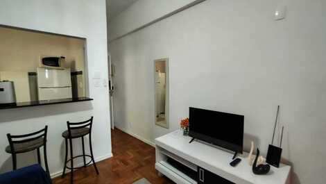 Entrada, cozinha e sala