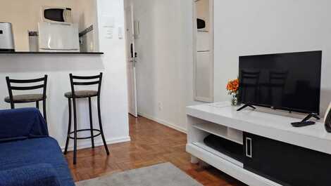 Entrada, cozinha e sala