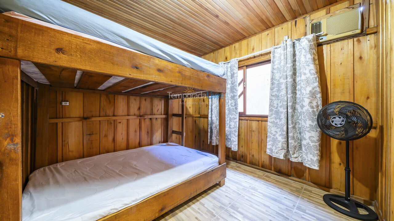 House for vacation rental in Bombinhas (Canto Grande)