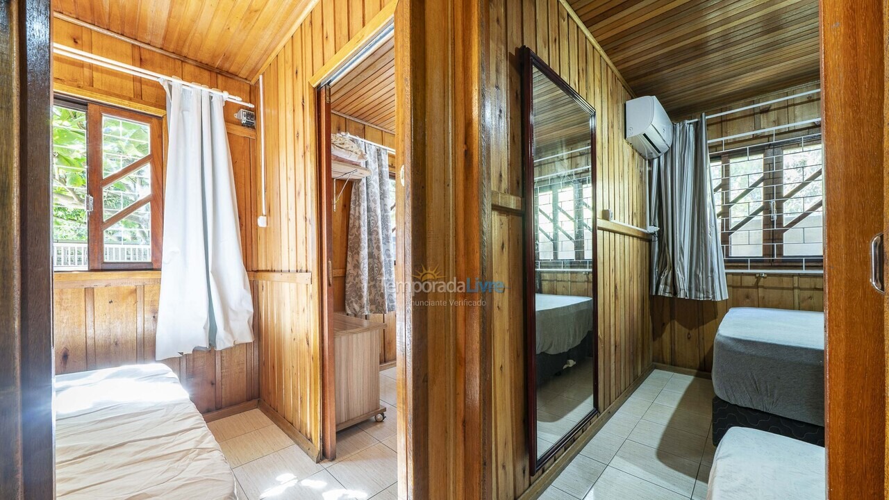 House for vacation rental in Bombinhas (Canto Grande)
