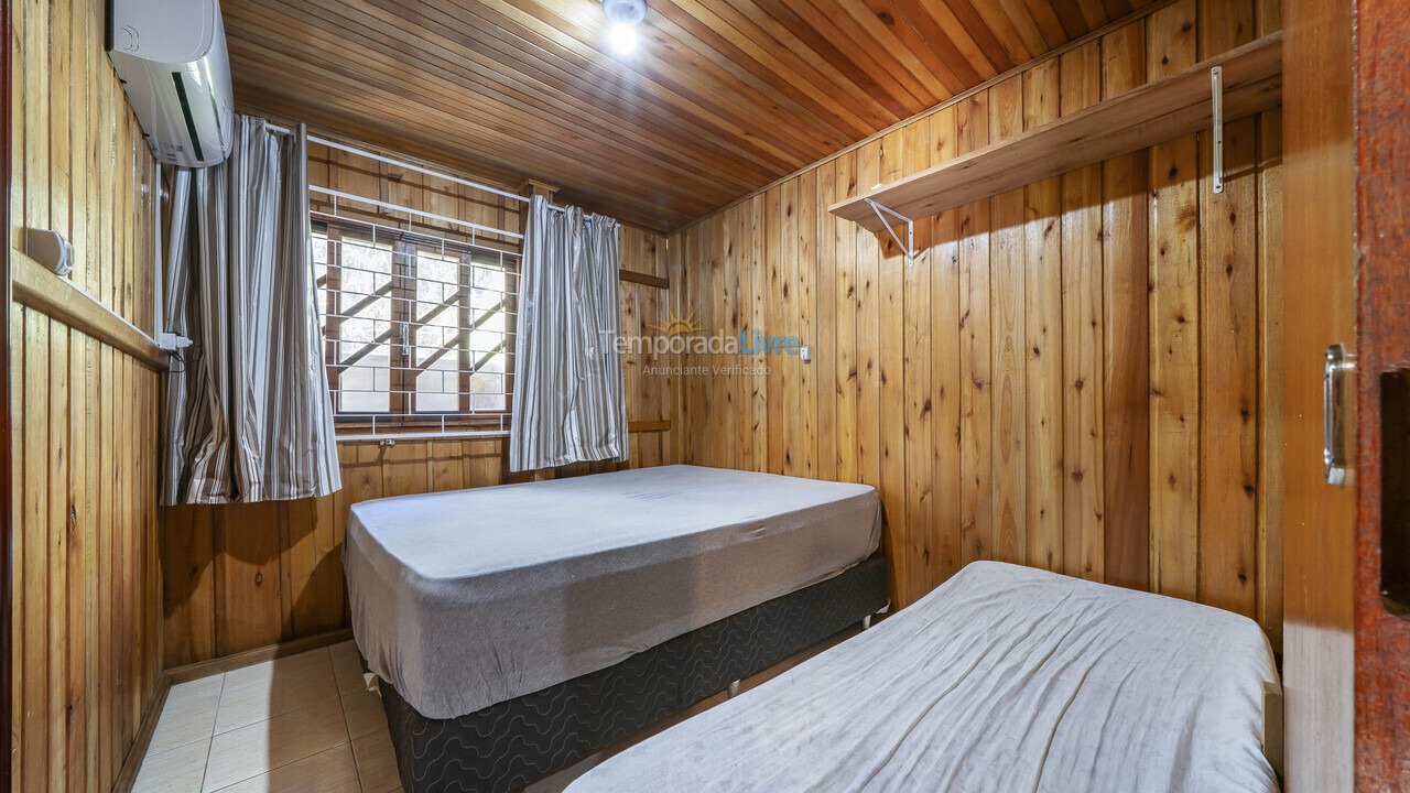 House for vacation rental in Bombinhas (Canto Grande)