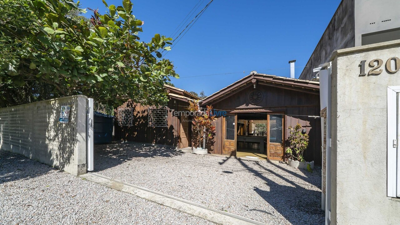 House for vacation rental in Bombinhas (Canto Grande)