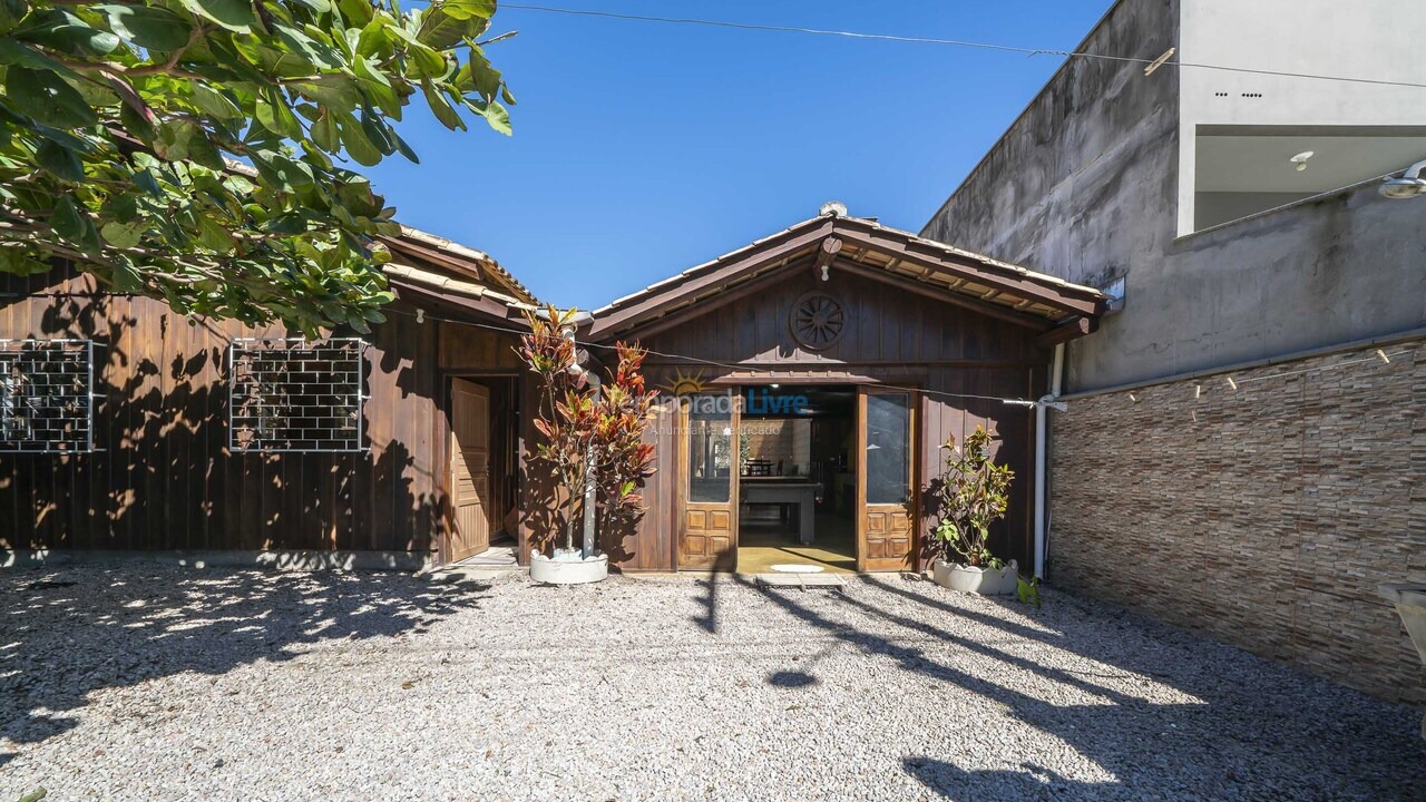 House for vacation rental in Bombinhas (Canto Grande)
