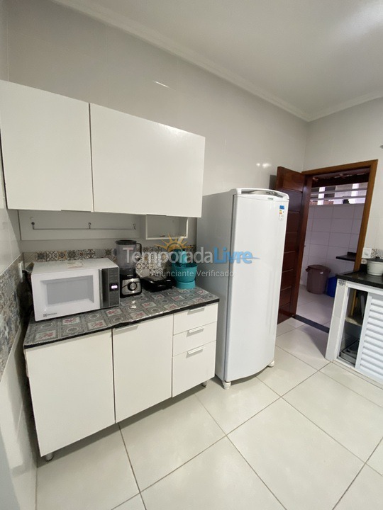 Apartamento para aluguel de temporada em Ubatuba (Praia das Toninhas)