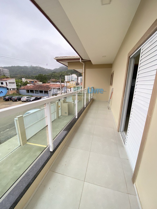 Apartamento para aluguel de temporada em Ubatuba (Praia das Toninhas)