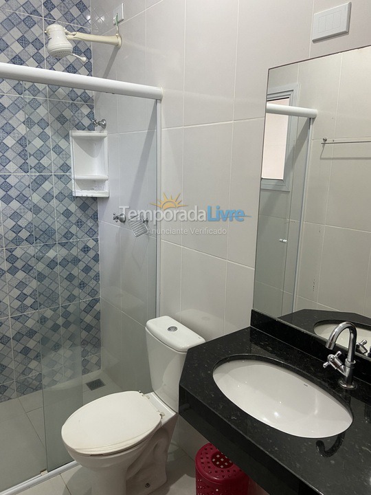 Apartamento para aluguel de temporada em Ubatuba (Praia das Toninhas)