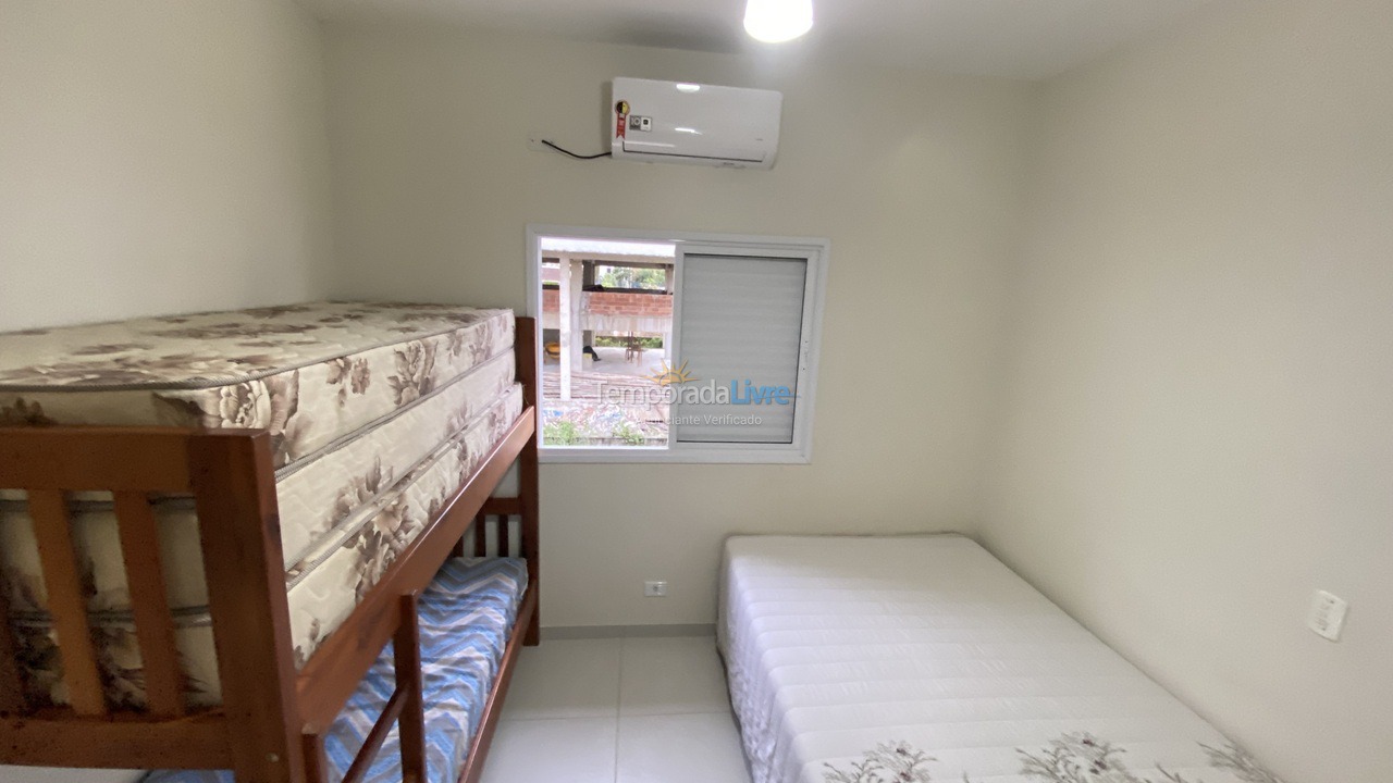 Apartamento para aluguel de temporada em Ubatuba (Praia das Toninhas)