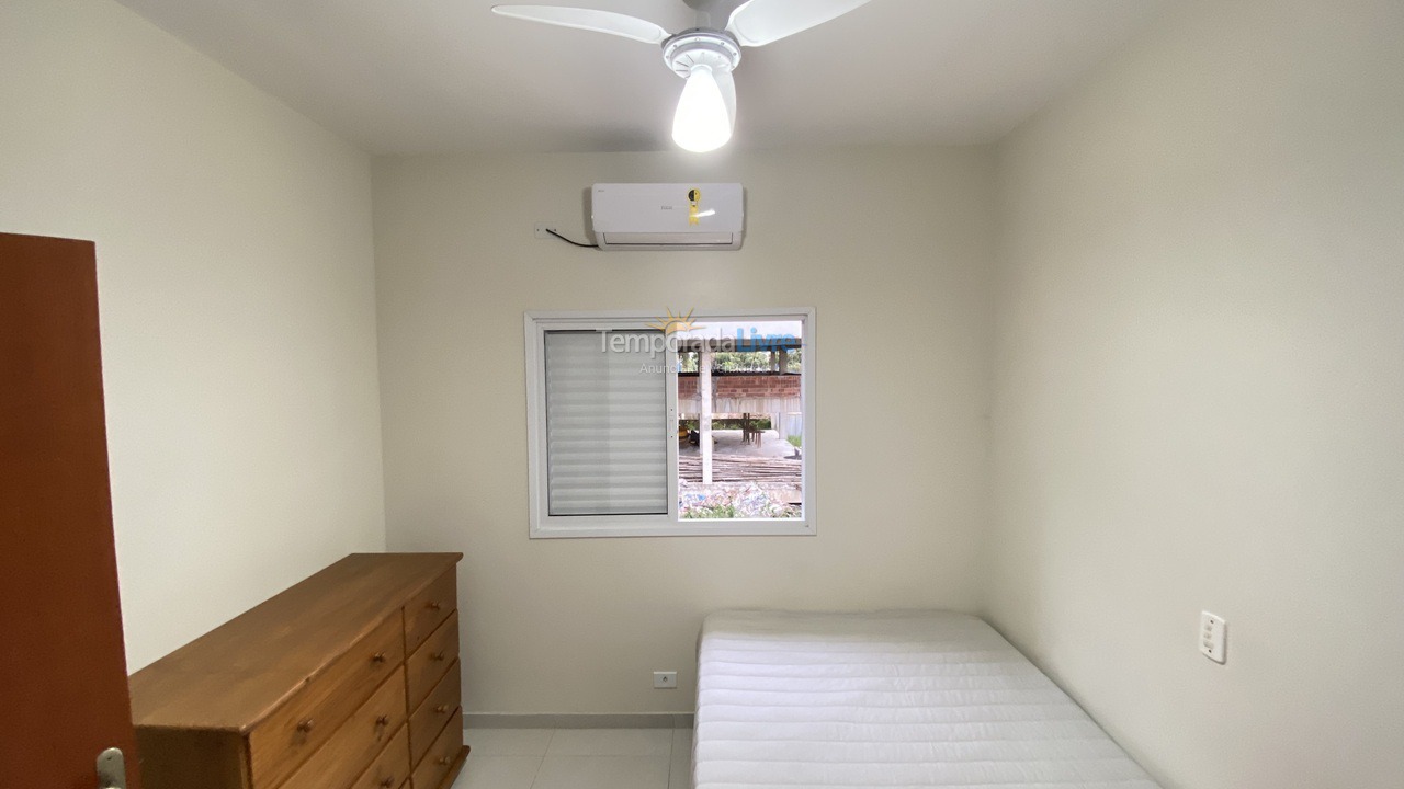 Apartamento para aluguel de temporada em Ubatuba (Praia das Toninhas)