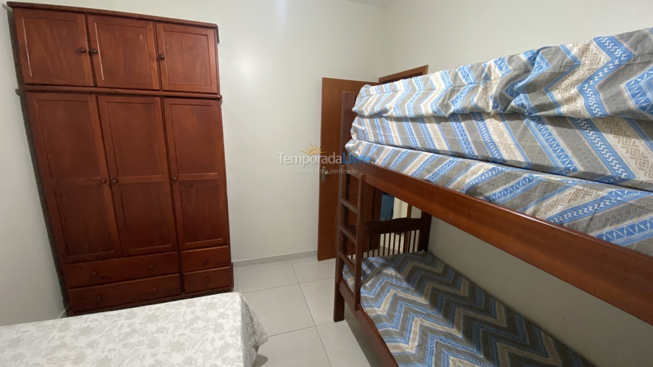 Apartamento para aluguel de temporada em Ubatuba (Praia das Toninhas)
