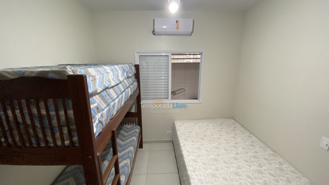 Apartamento para aluguel de temporada em Ubatuba (Praia das Toninhas)