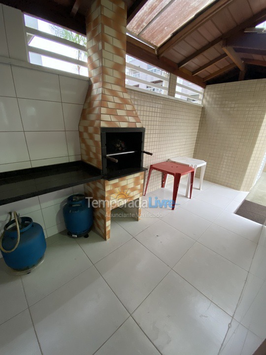 Apartamento para aluguel de temporada em Ubatuba (Praia das Toninhas)