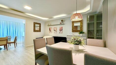 3 bedrooms with air conditioning, Meia Praia beachfront