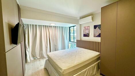 3 bedrooms with air conditioning, Meia Praia beachfront