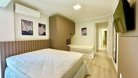 3 bedrooms with air conditioning, Meia Praia beachfront