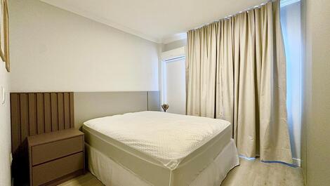 3 bedrooms with air conditioning, Meia Praia beachfront