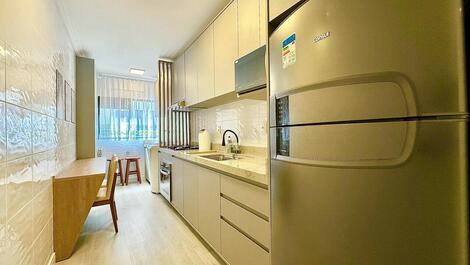 3 bedrooms with air conditioning, Meia Praia beachfront