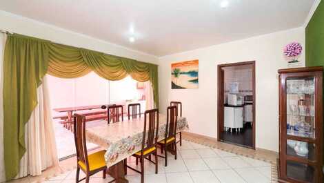 Casa com piscina na praia de Morrinhos