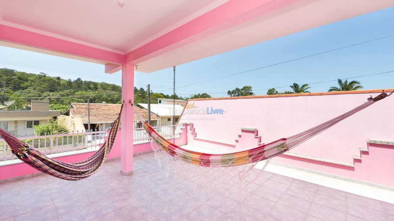 Casa para aluguel de temporada em Bombinhas (Morrinhos)