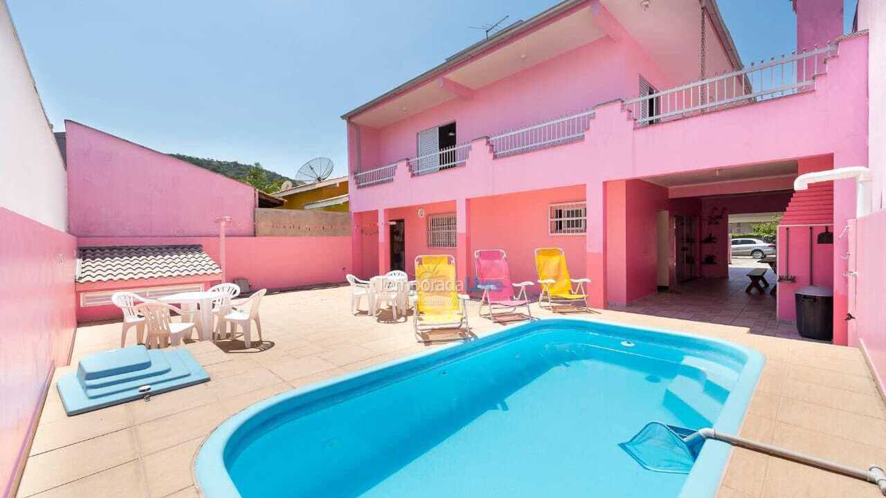 Casa para aluguel de temporada em Bombinhas (Morrinhos)