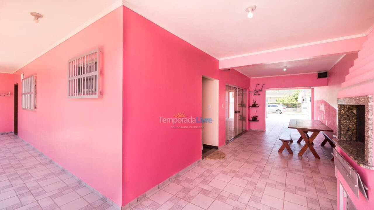 Casa para aluguel de temporada em Bombinhas (Morrinhos)