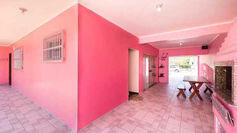 Casa com piscina na praia de Morrinhos