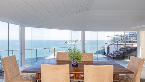 Casa debruçada sobre o mar!! Mais bela vista do Rio!