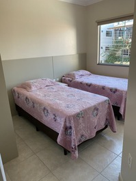 Apartamento em Bombinhas a 150 metros da praia