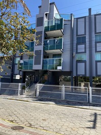 Apartamento em Bombinhas a 150 metros da praia