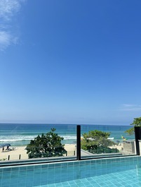 Beachfront house in Maresias