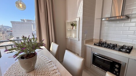 Conforto em Dobro: 2 Suítes com Vista para o Mar! 🌊