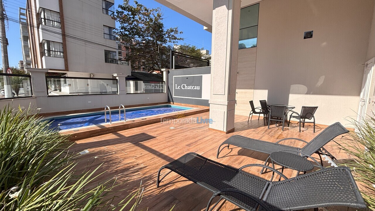 Apartamento para aluguel de temporada em Bombinhas (Praia de Bombas)