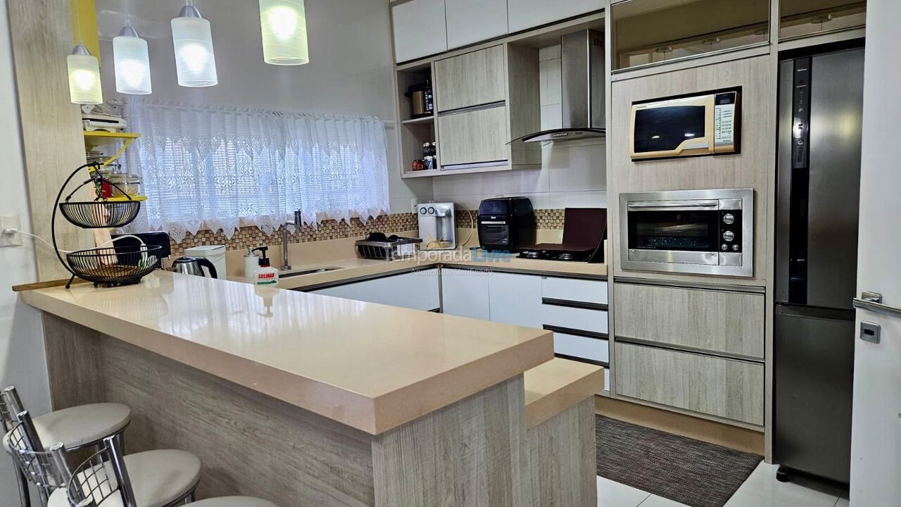 House for vacation rental in Bombinhas (Praia de Zimbros)