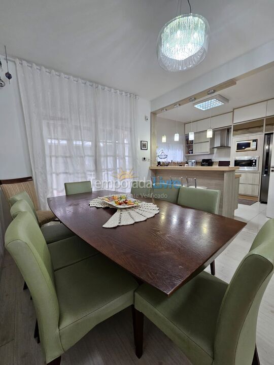 House for vacation rental in Bombinhas (Praia de Zimbros)