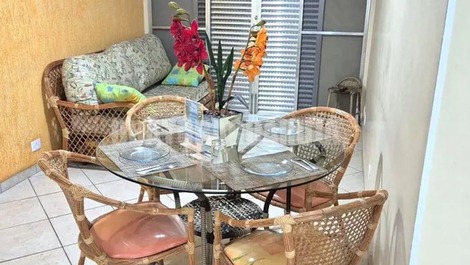 Apto13 de 1 Dorm á duas quadras da Praia da Enseada - Guarujá