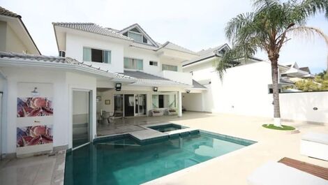 House with leisure facilities in Barra! Just minutes from the beach