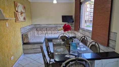 Apto 21- 1 Dorm a duas quadras da Praia da Enseada - Guarujá