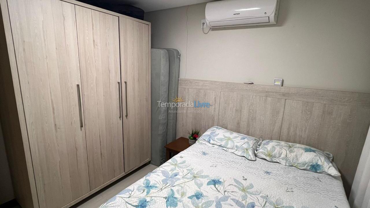 Casa para aluguel de temporada em Bombinhas (Praia de Bombas)