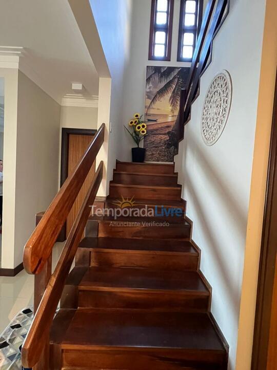 Casa para aluguel de temporada em Bombinhas (Praia de Bombas)