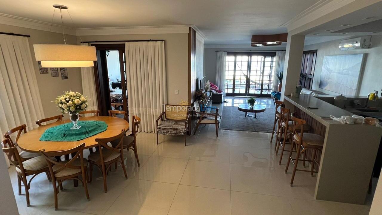 Casa para aluguel de temporada em Bombinhas (Praia de Bombas)