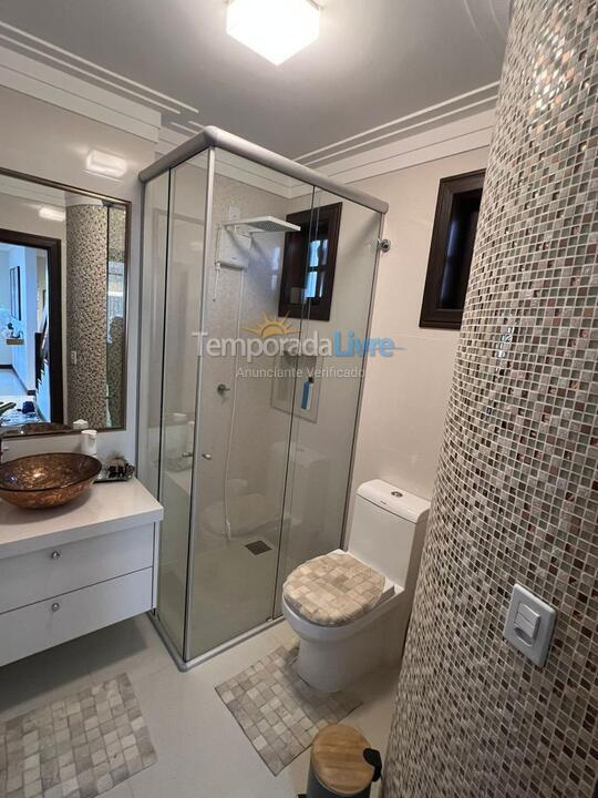 Casa para aluguel de temporada em Bombinhas (Praia de Bombas)