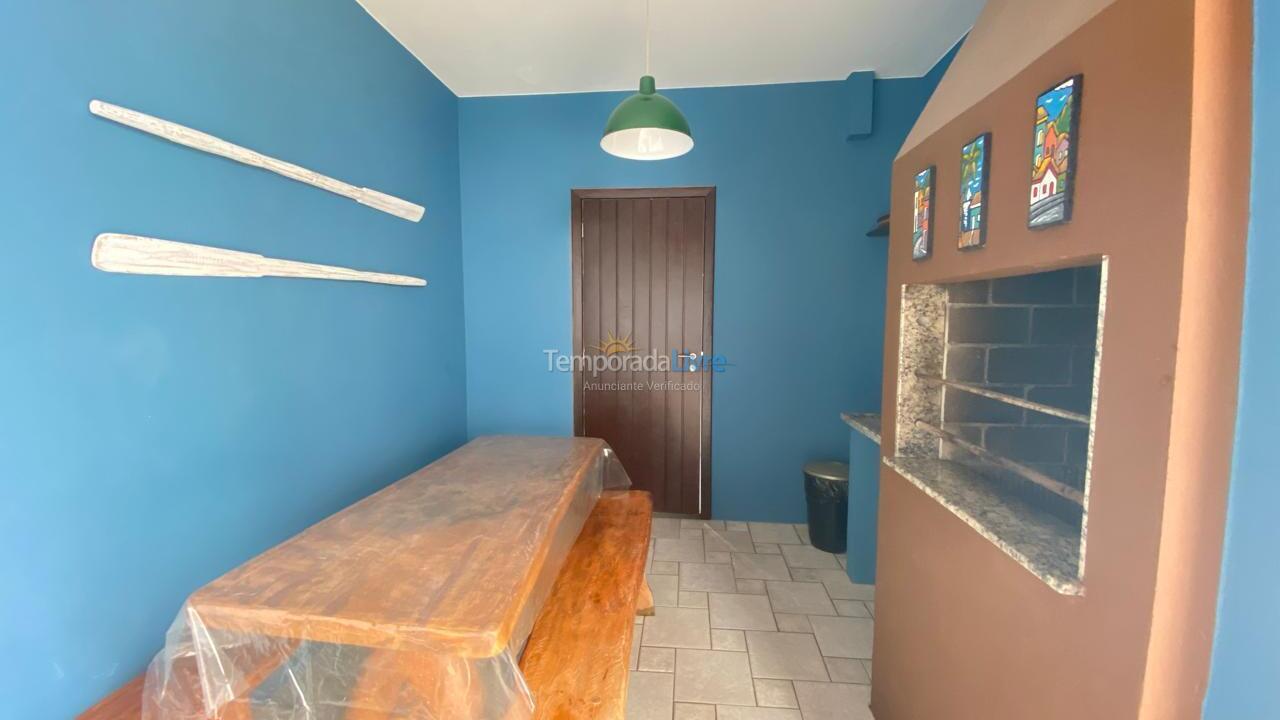 Casa para aluguel de temporada em Bombinhas (Canto Grande)