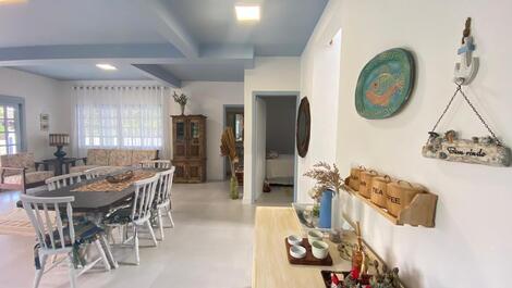 Linda casa a 50 metros da praia do mar de fora em Canto Grande