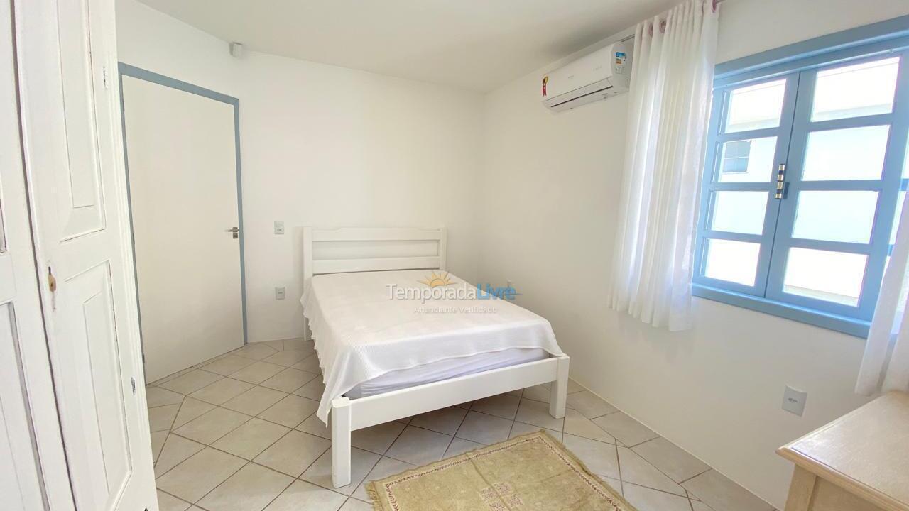 Casa para aluguel de temporada em Bombinhas (Canto Grande)