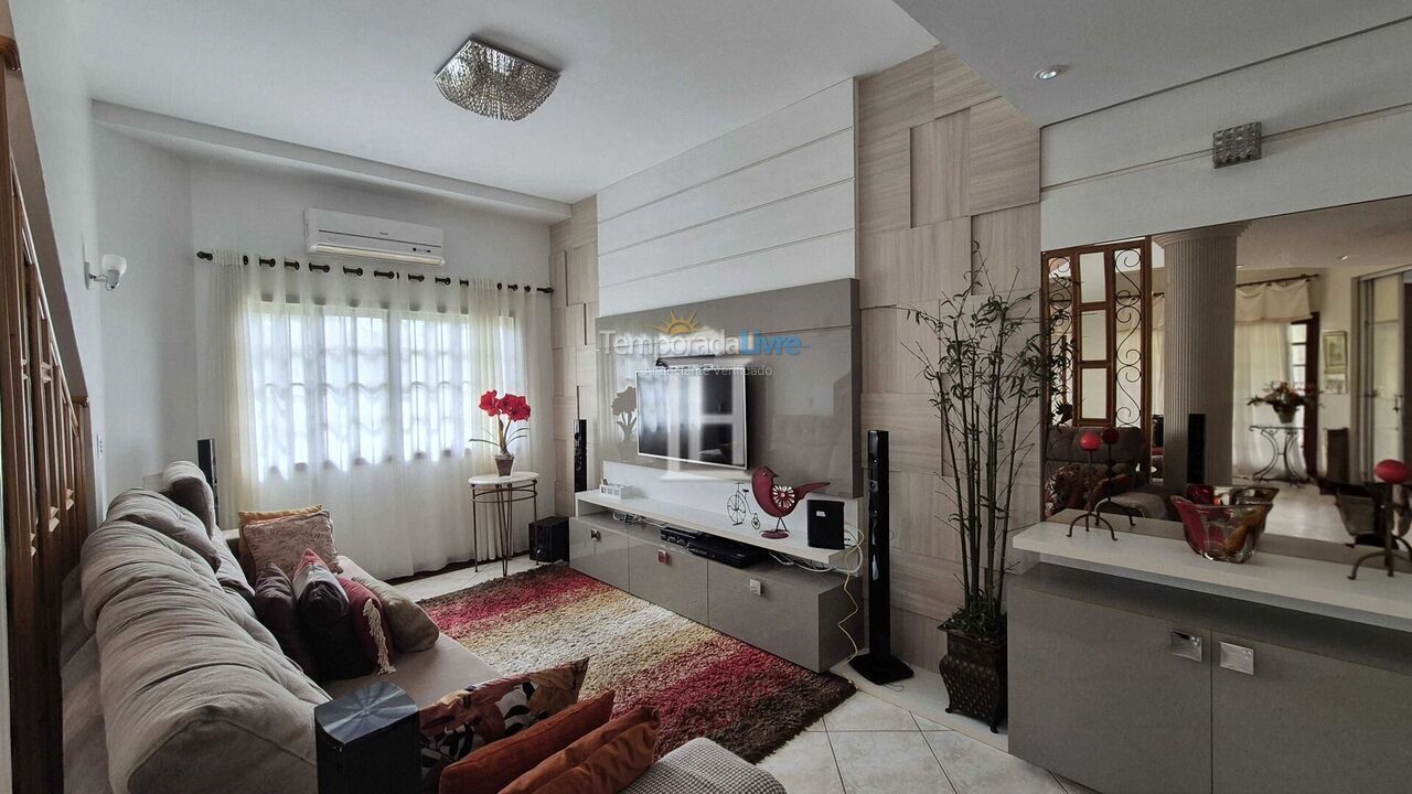 Casa para aluguel de temporada em Florianopolis (Jurerê Internacional)