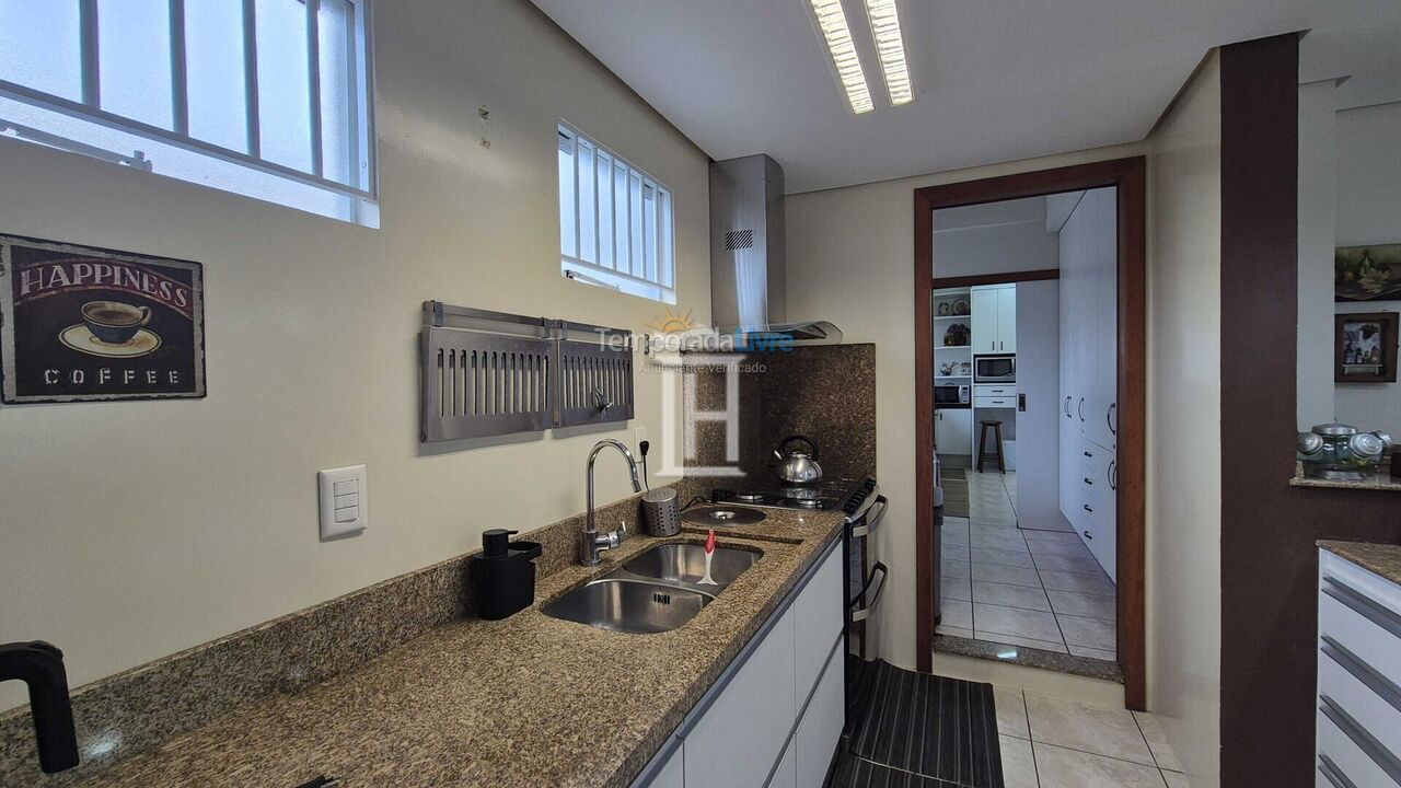 Casa para aluguel de temporada em Florianopolis (Jurerê Internacional)