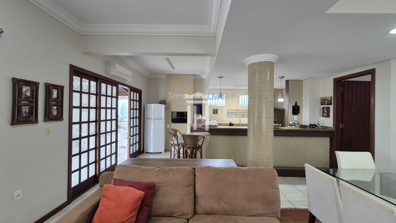 Casa para aluguel de temporada em Florianopolis (Jurerê Internacional)