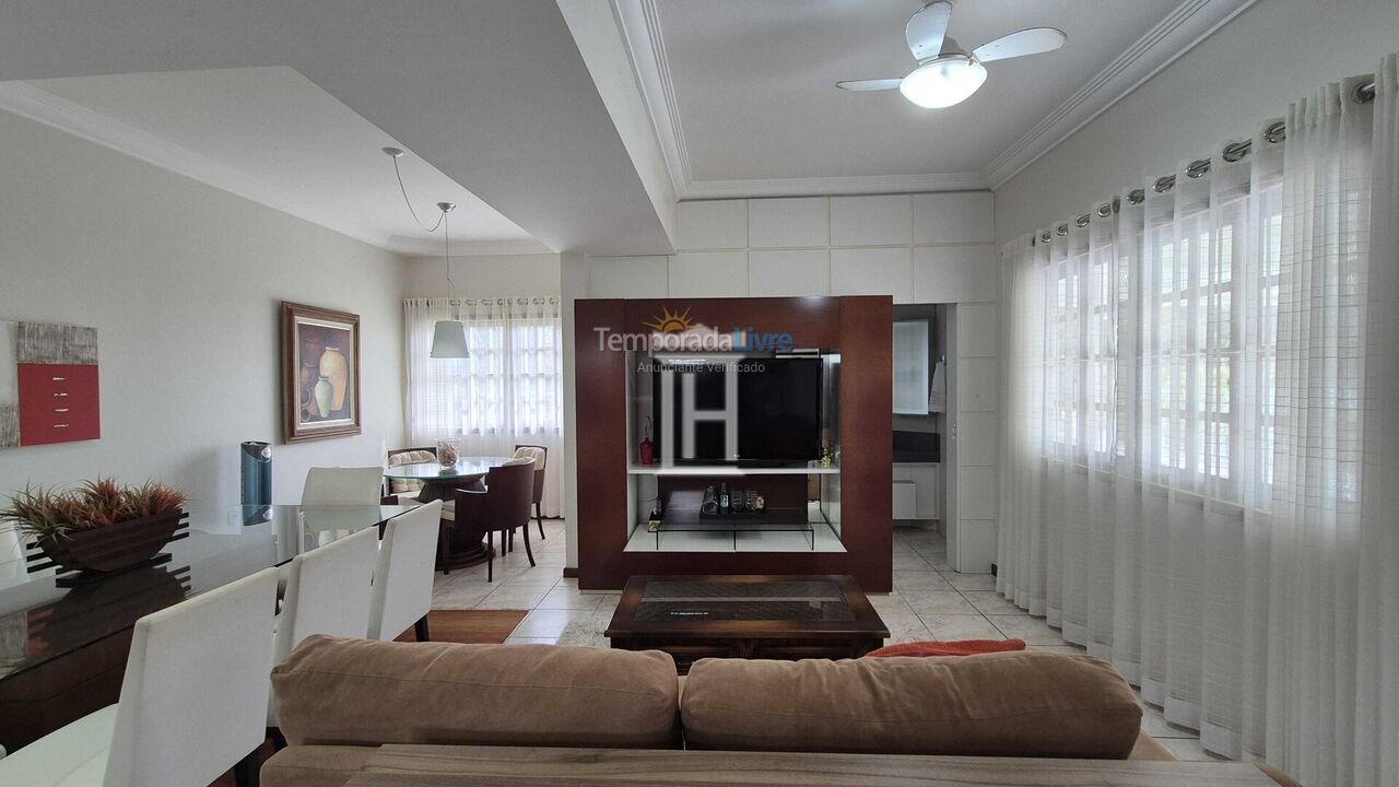 Casa para aluguel de temporada em Florianopolis (Jurerê Internacional)