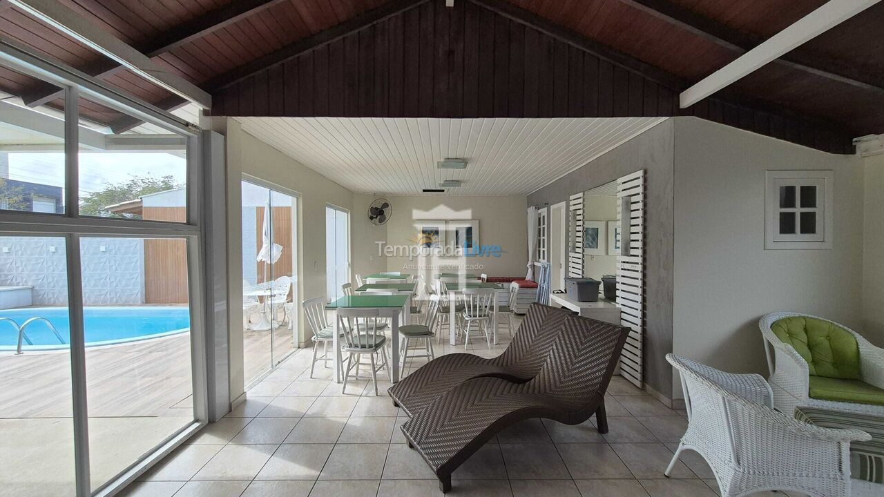 Casa para aluguel de temporada em Florianopolis (Jurerê Internacional)