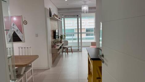 LINDO APTO PRÓXIMO AO MAR - PRAIA DOS INGLESES