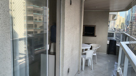 Sacada com churrasqueira